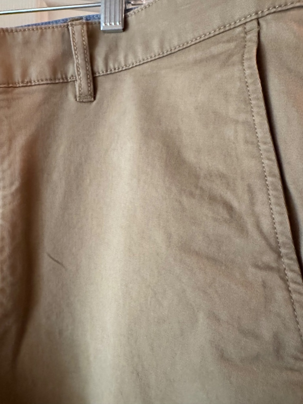 LL Bean Mens Khaki Sandwashed Standard Fit Shorts- 40 W, 9 Inch- worn 2x - Picture 5 of 8